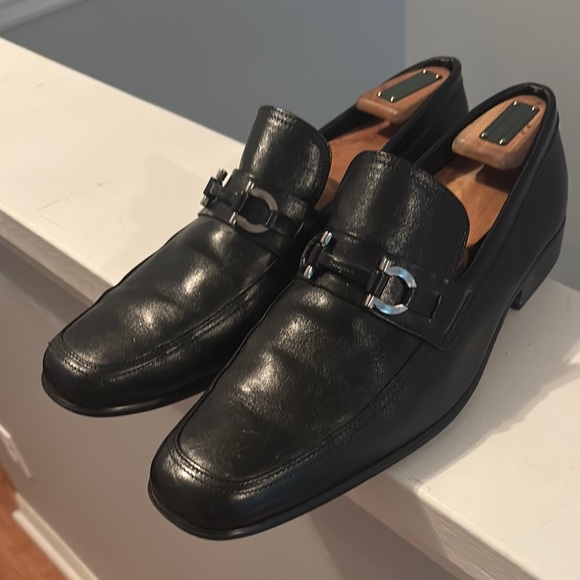 Salvatore Ferragamo Men's Black Leather Loafers - Picture 2 of 8